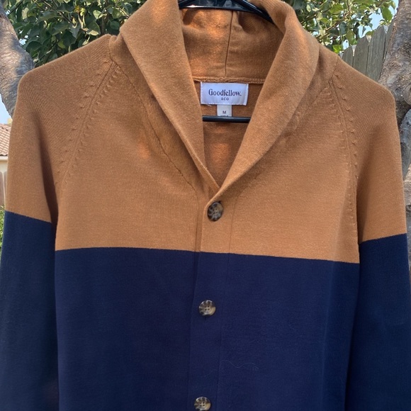 Hand Knit Cardigan - Picture 3 of 4